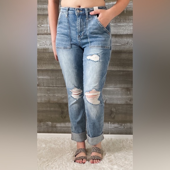 JUDY BLUE Patch Pocket Distressed Boyfriend Jeans